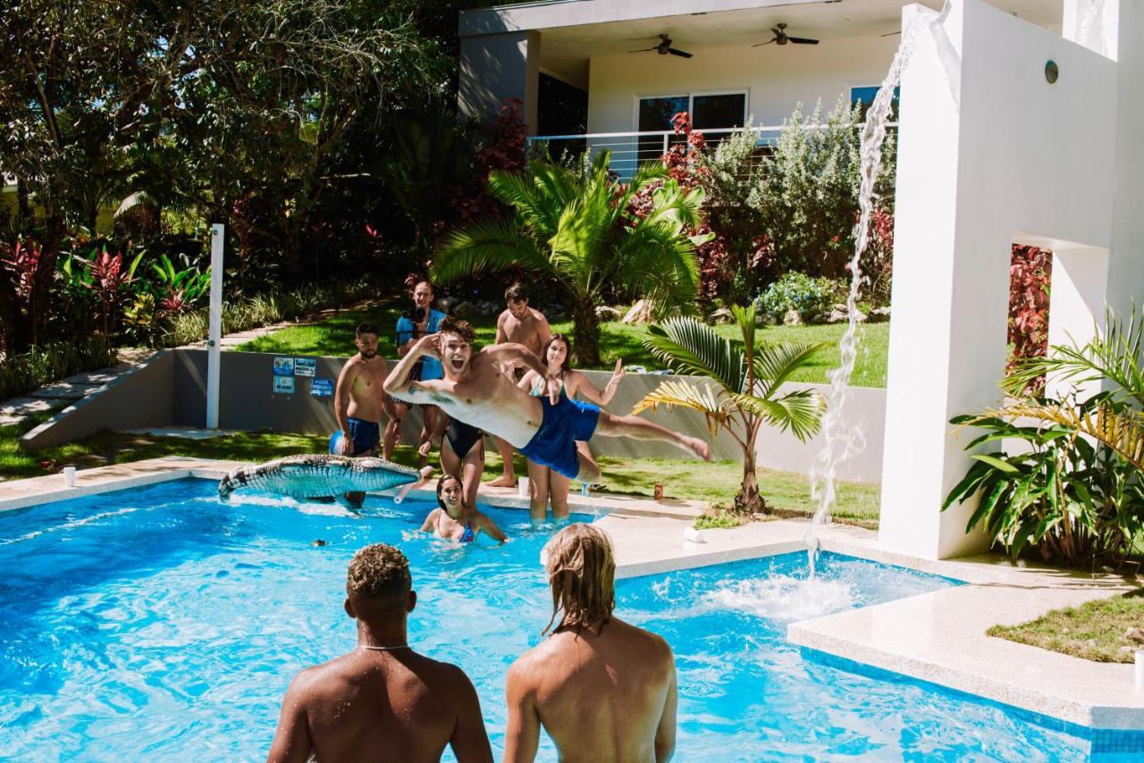 Aves Hotel Montezuma Exterior foto